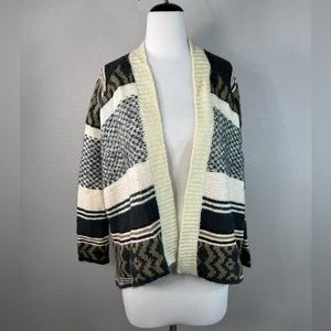 Quinn‎ soft fuzzy open cardigan size medium